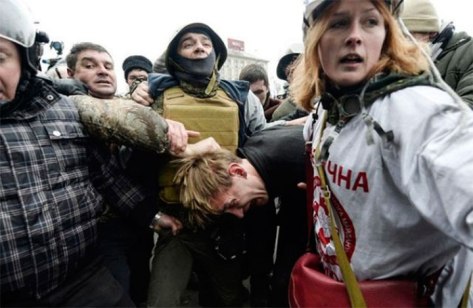Empiezan los linchamientos de comunistas en la Ucrania asaltada por el fascismo y el imperialismo