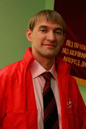 El camarada Vasilko ha conseguido por poco salvar su vida y ha debido solicitar asilo poltico.