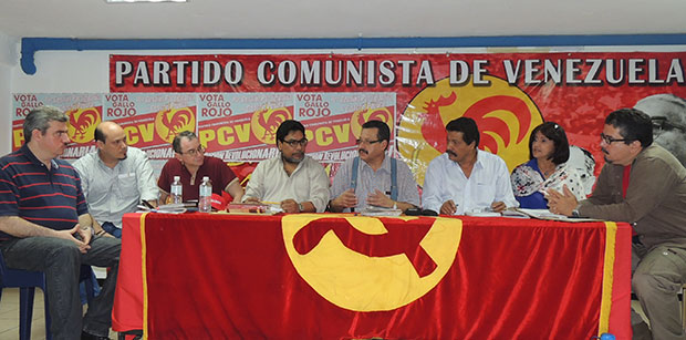 Carlos Lozano, junto al Buró Político del Partido Comunista de Venezuela