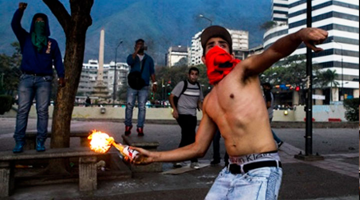 Resultado de imagen para violencia en plaza altamira venezuela